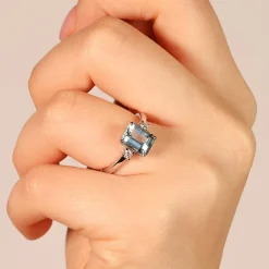 New Anello in Oro Bianco con Acqua Marina e Diamanti 0,14 Carati Anelli