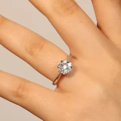 Sale Anello Modello Invisible in Oro Bianco con Diamanti 0,58 Carati Anelli Di Fidanzamento