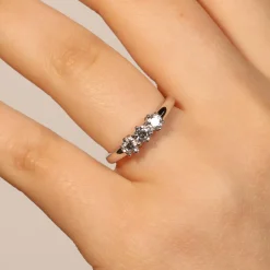 Discount Anello Trilogy in Oro Bianco e Diamanti 0,56 Carati Anelli Trilogy