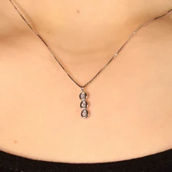New Collana Trilogy Punto Luce in Oro Bianco con Diamanti 0,12 Carati Collane Punto Luce | Collane